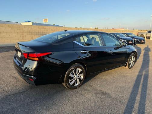 2025 Nissan Altima S FWD