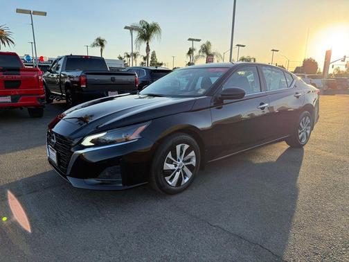 2025 Nissan Altima S FWD