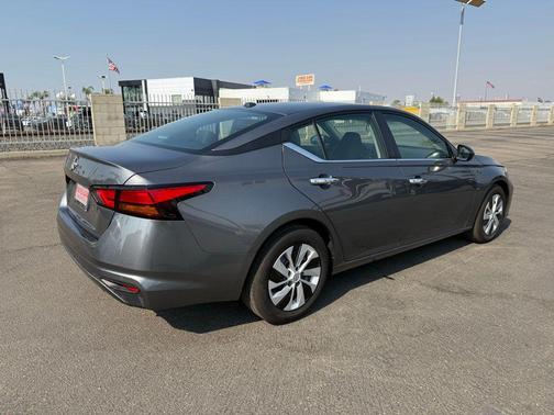 2025 Nissan Altima S FWD