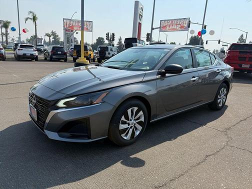 2025 Nissan Altima S FWD