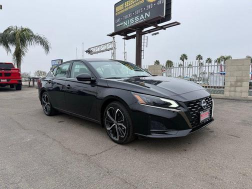 2025 Nissan Altima SR FWD