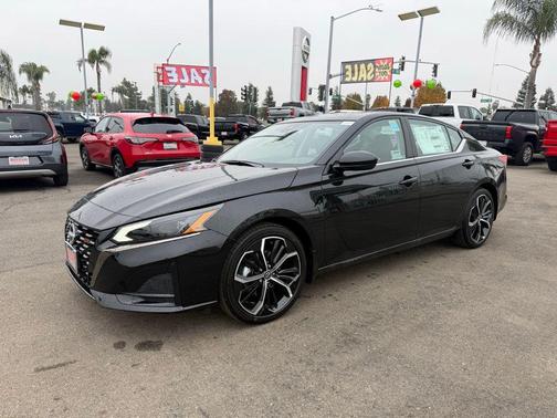 2025 Nissan Altima SR FWD