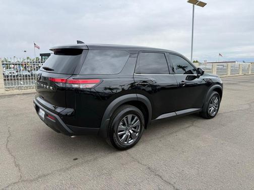 Super Black 2025 Nissan Pathfinder S FWD
