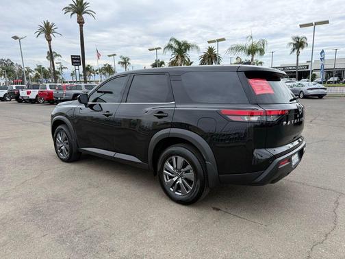 Super Black 2025 Nissan Pathfinder S FWD