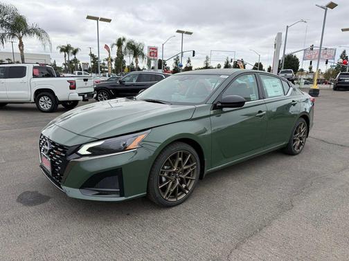 2025 Nissan Altima SR FWD