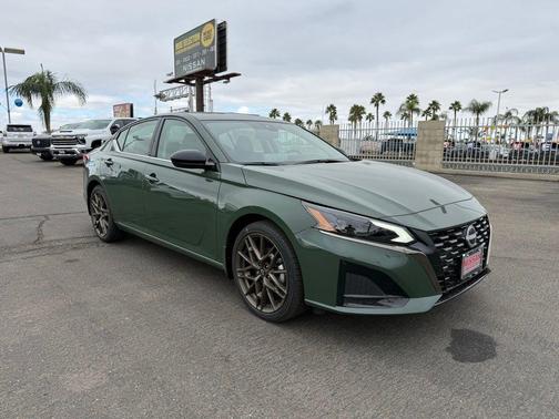 2025 Nissan Altima SR FWD