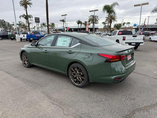 2025 Nissan Altima SR FWD