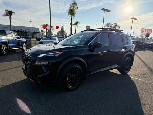 2025 Nissan Rogue Rock Creek