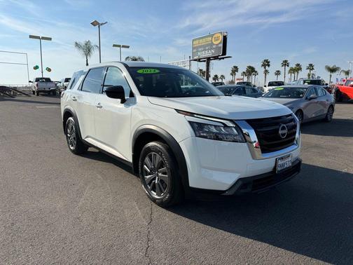 2024 Nissan Pathfinder S FWD