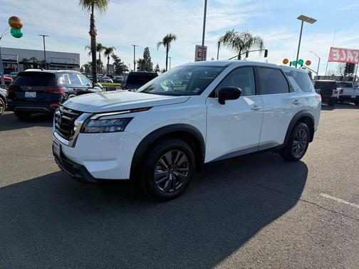 2024 Nissan Pathfinder S FWD