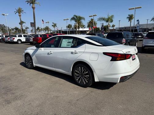Pearl White 2026 Nissan Altima 2.5 SV