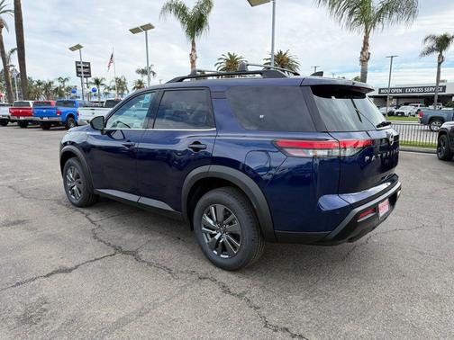 Deep Ocean Blue 2026 Nissan Pathfinder SV