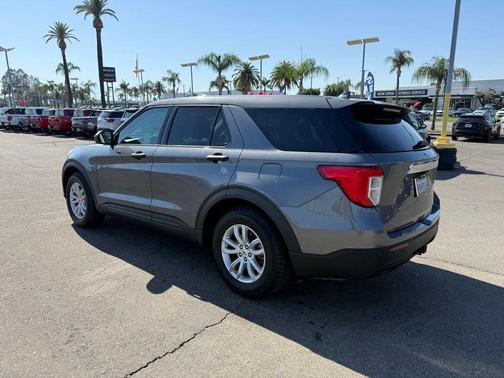 Gray Metallic 2021 Ford Explorer Base