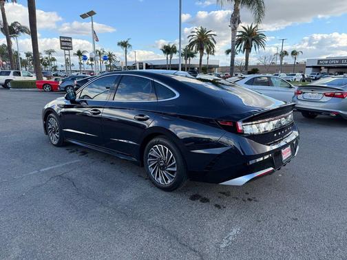 2025 Hyundai SONATA Hybrid SE