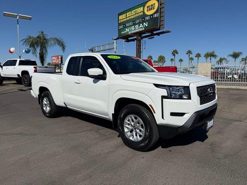 2024 Nissan Frontier SV
