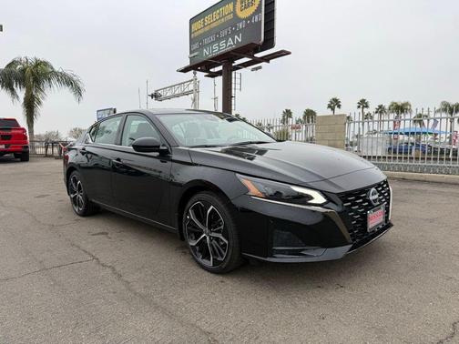 2025 Nissan Altima SR FWD