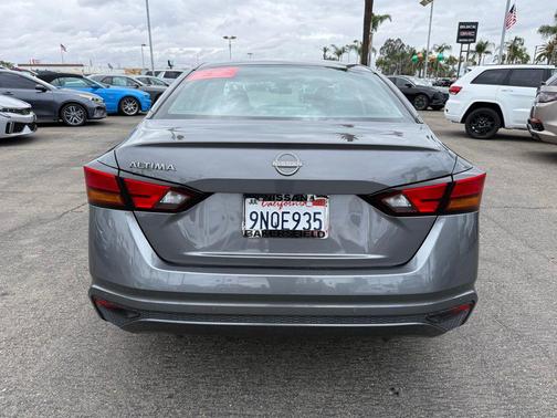 Gun Metallic 2024 Nissan Altima S FWD