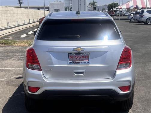 Silver Ice Metallic 2020 Chevrolet Trax LS