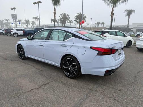 2025 Nissan Altima SR FWD