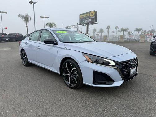 2025 Nissan Altima SR FWD