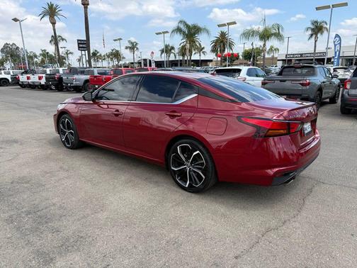 Scarlet 2024 Nissan Altima SR FWD