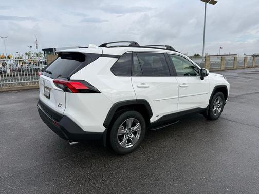 2025 Toyota RAV4 Hybrid LE