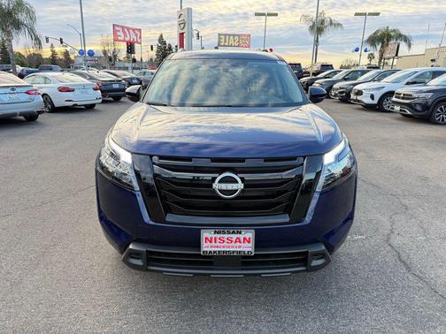 2025 Nissan Pathfinder SV FWD