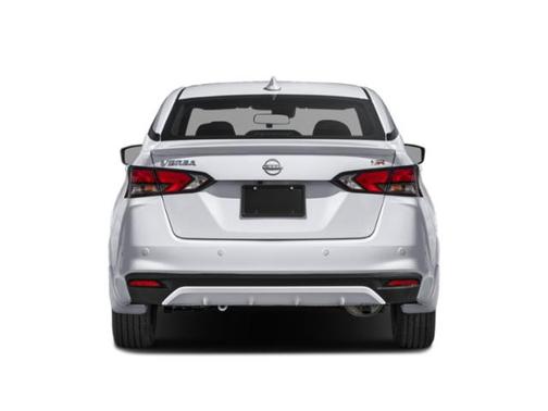 Scarlet 2025 Nissan Versa 1.6 S