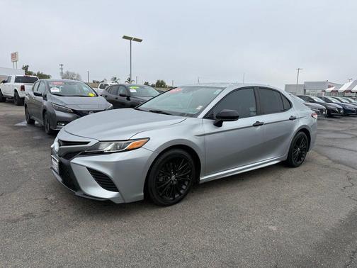 2019 Toyota Camry SE