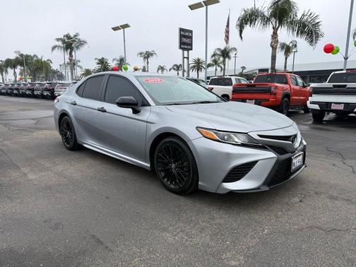 2019 Toyota Camry SE