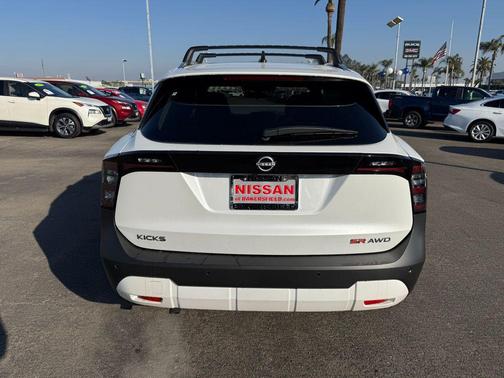 2026 Nissan Kicks SR