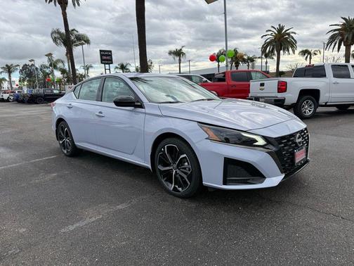 2025 Nissan Altima SR FWD