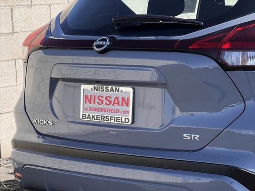 2022 Nissan Kicks SR