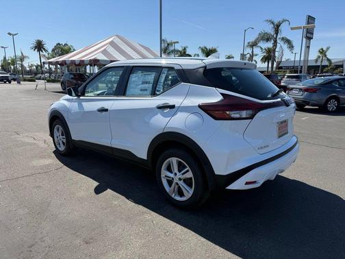 2025 Nissan Kicks S