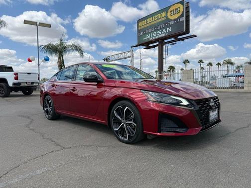 2023 Nissan Altima SR FWD