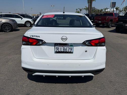 Fresh Powder 2024 Nissan Versa 1.6 S