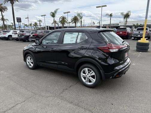 2025 Nissan Kicks S