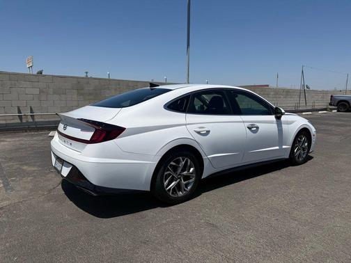 2022 Hyundai SONATA SEL