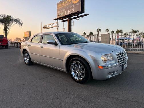 2005 Chrysler 300C Base