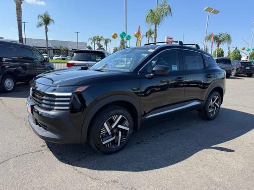 Super Black 2026 Nissan Kicks SV