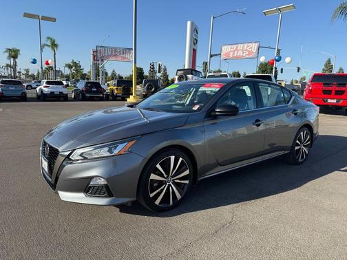 2022 Nissan Altima SR FWD