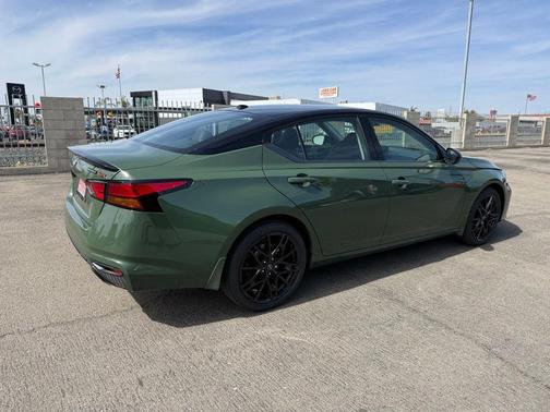 Tactical Grn/Super Black 2026 Nissan Altima SR FWD