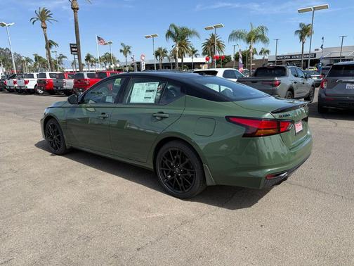 Tactical Grn/Super Black 2026 Nissan Altima SR FWD