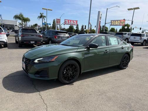 Tactical Grn/Super Black 2026 Nissan Altima SR FWD