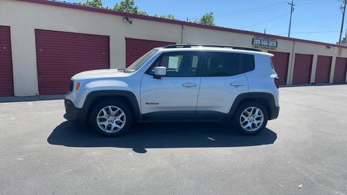 Glacier Metallic 2018 Jeep Renegade Latitude