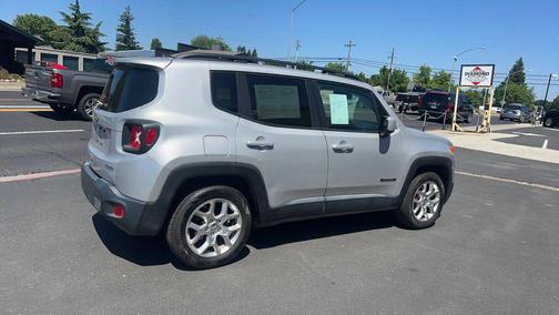 Glacier Metallic 2018 Jeep Renegade Latitude