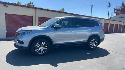 Lunar Silver Metallic 2017 Honda Pilot EX-L