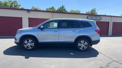 Lunar Silver Metallic 2017 Honda Pilot EX-L