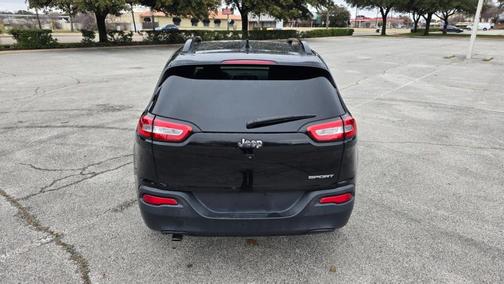 2016 Jeep Cherokee Sport