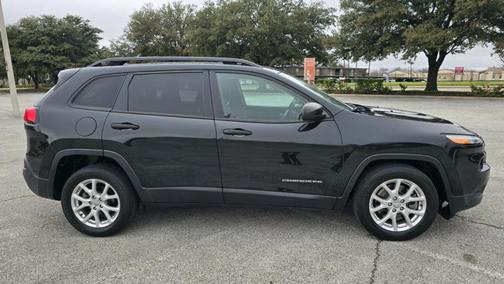 2016 Jeep Cherokee Sport
